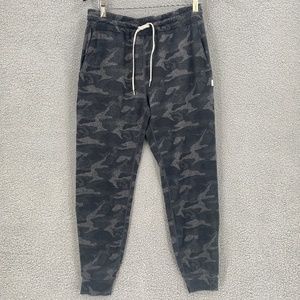 Vuori Black Camo Joggers High Rise Small?